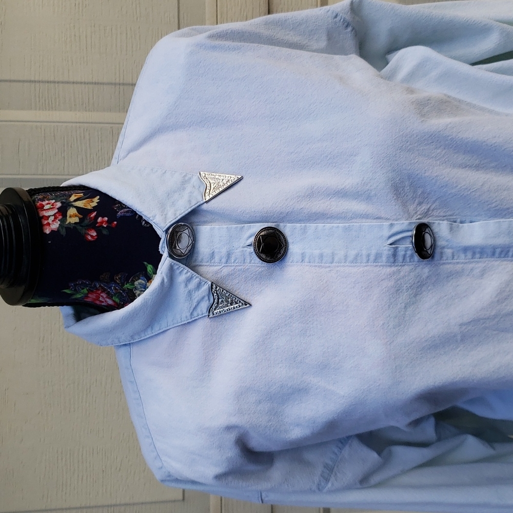 Venezia authentic 80s/90s denim shirt w/ silvertone collar points & shoulder pad